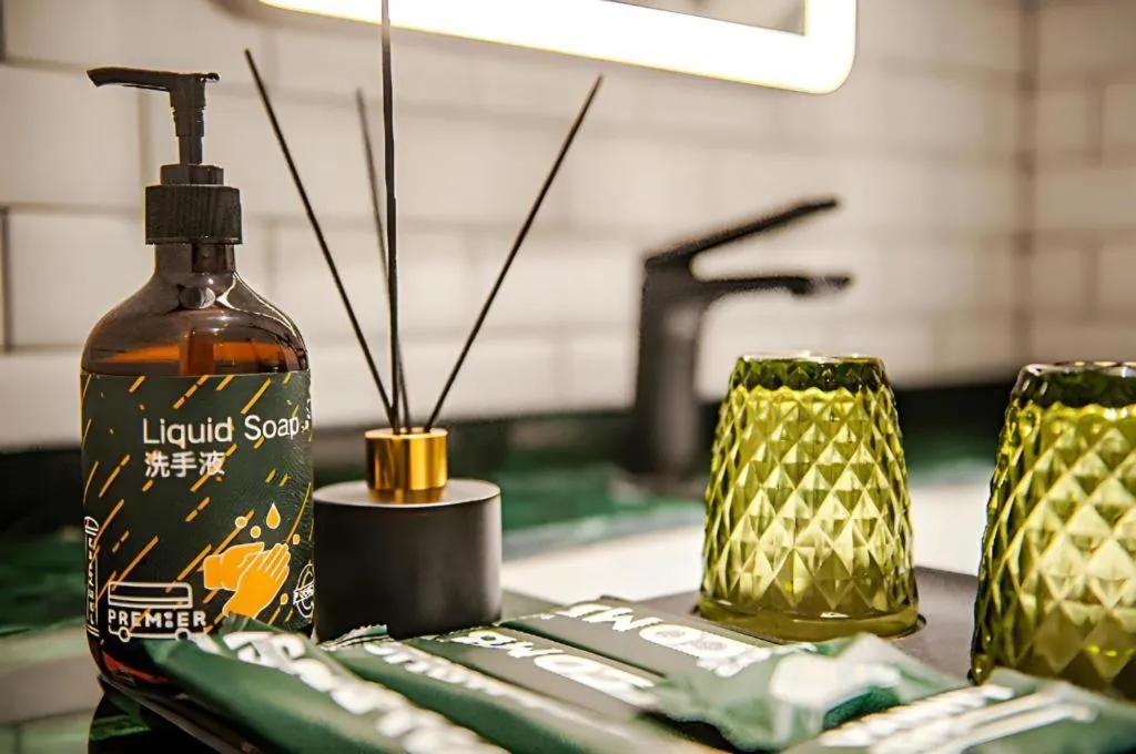 City Comfort Premier Hotel Liuzhou Wuxing Pedestrian Street Jinggu Building