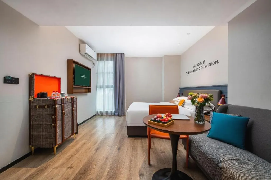 City Comfort Premier Hotel Liuzhou Wuxing Pedestrian Street Jinggu Building