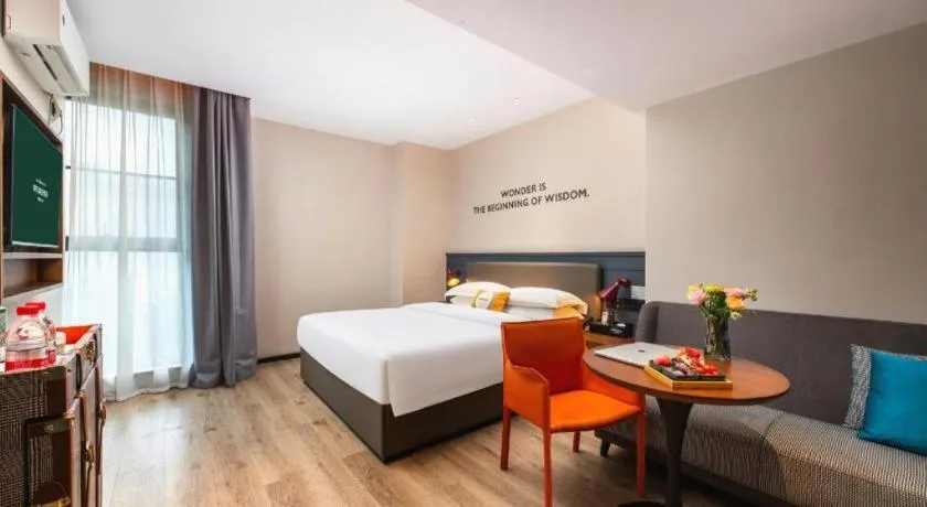 Bed in City Comfort Premier Hotel Liuzhou Wuxing Pedestrian Street Jinggu Building