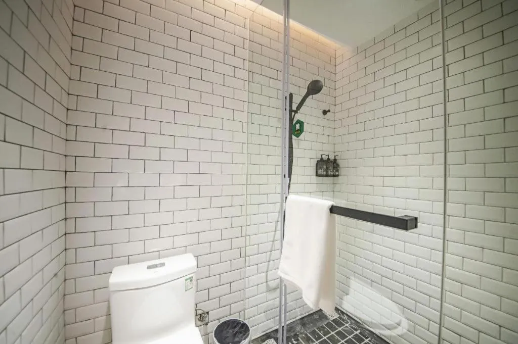 City Comfort Premier Hotel Liuzhou Wuxing Pedestrian Street Jinggu Building