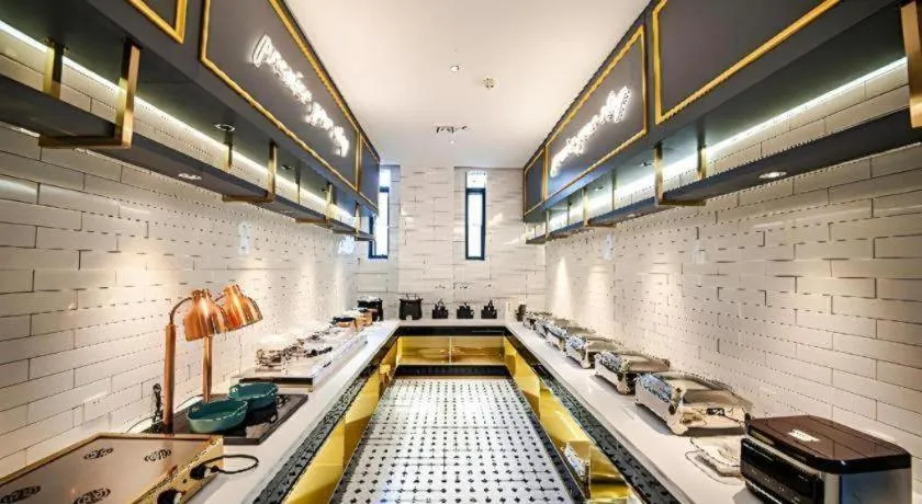 City Comfort Premier Hotel Liuzhou Wuxing Pedestrian Street Jinggu Building