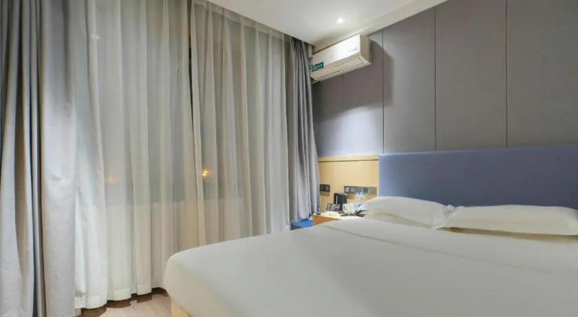 Bed in Green Tree Inn Urumqi San'gong Metro Station Exit