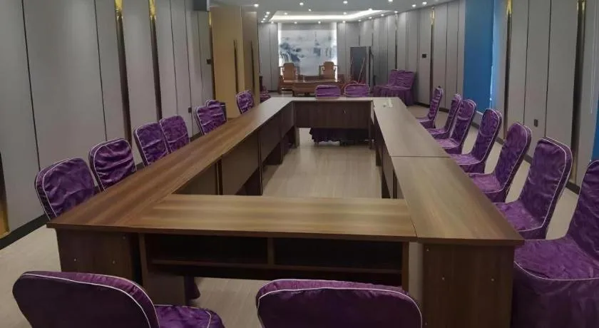 Green Tree Inn Urumqi San'gong Metro Station Exit