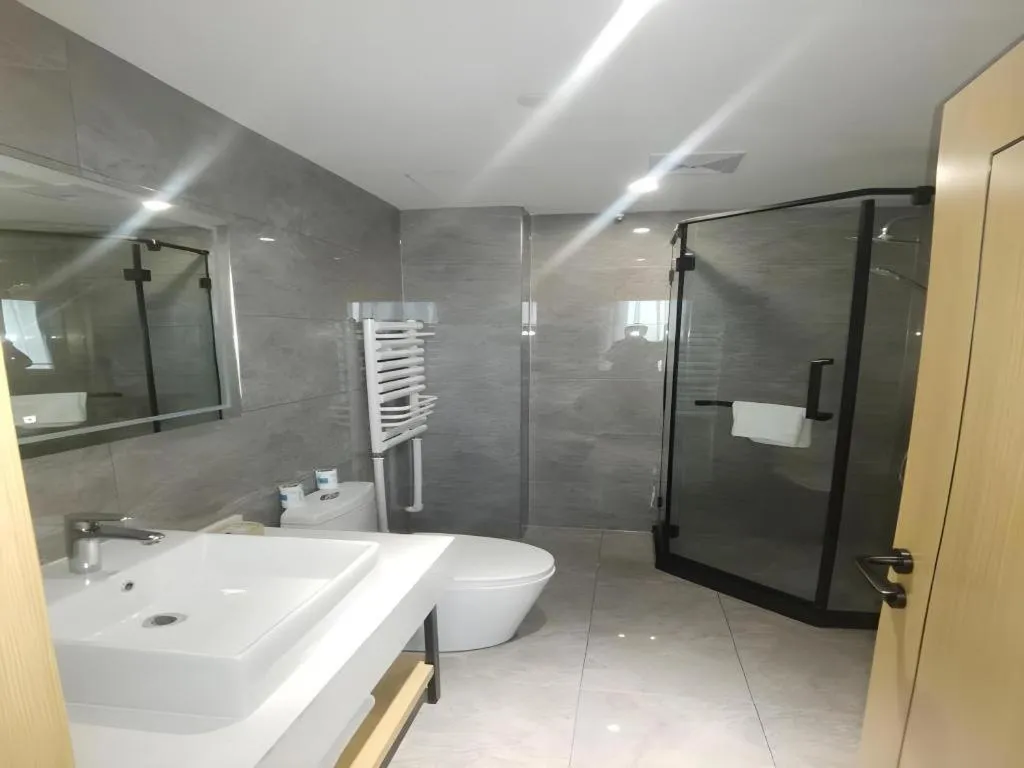 Green Tree Inn Urumqi San'gong Metro Station Exit