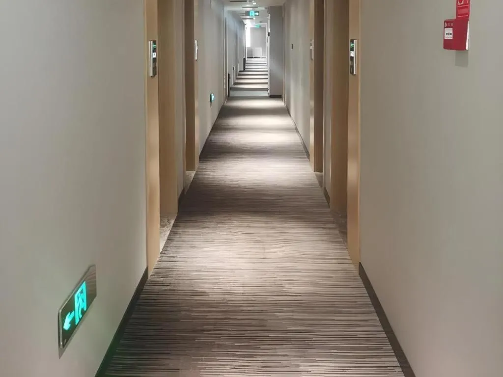 Green Tree Inn Urumqi San'gong Metro Station Exit