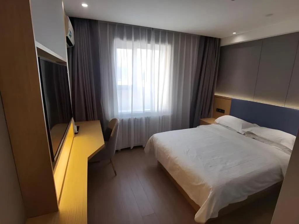 Bed in Green Tree Inn Urumqi San'gong Metro Station Exit