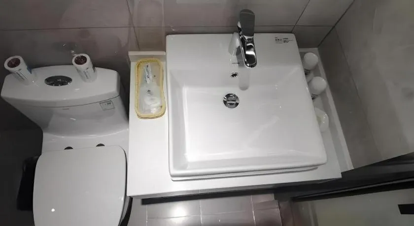 Green Tree Inn Urumqi San'gong Metro Station Exit