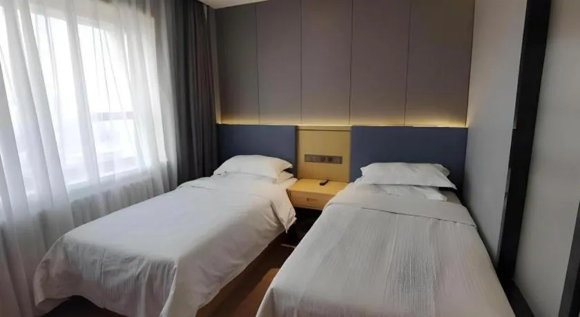 Bed in Green Tree Inn Urumqi San'gong Metro Station Exit