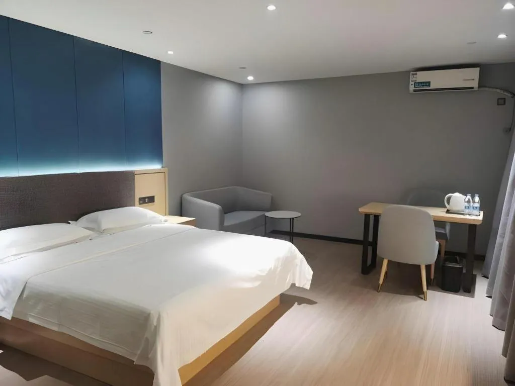 Bed in Green Tree Inn Urumqi San'gong Metro Station Exit