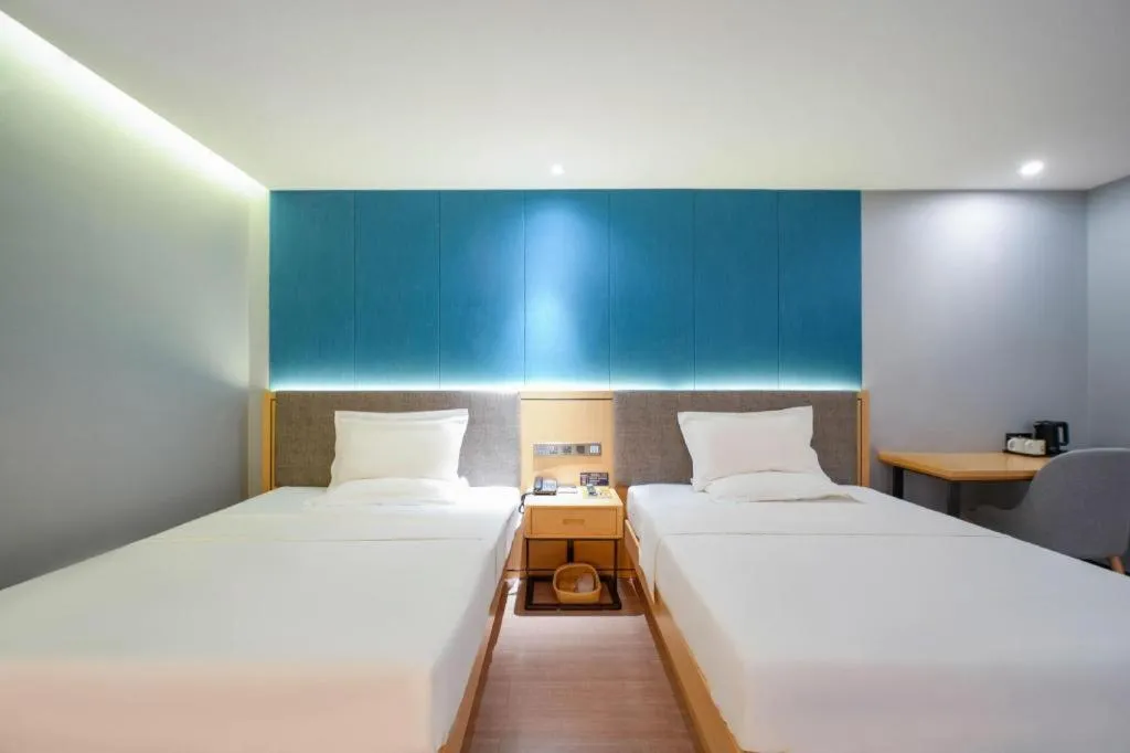 Bed in Green Tree Inn Urumqi San'gong Metro Station Exit