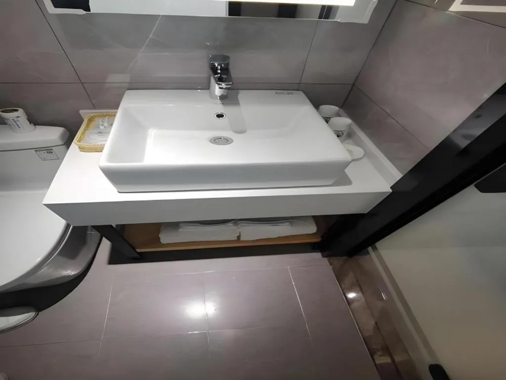 Green Tree Inn Urumqi San'gong Metro Station Exit