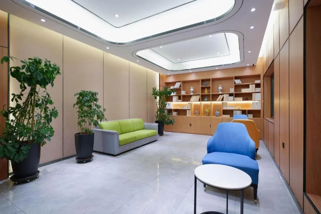 Green Tree Inn Urumqi San'gong Metro Station Exit