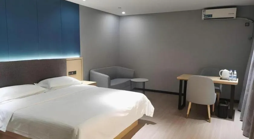 Bed in Green Tree Inn Urumqi San'gong Metro Station Exit