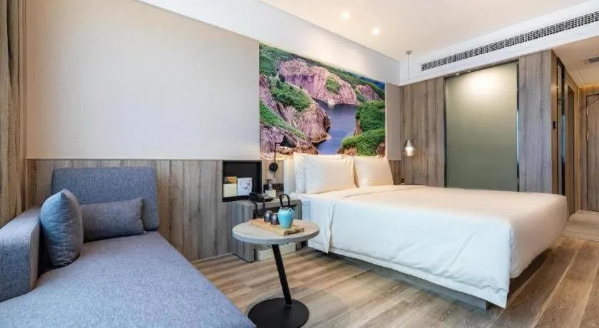 Bed in Atour Hotel Changsha Wuyi Square Wanbao Avenue
