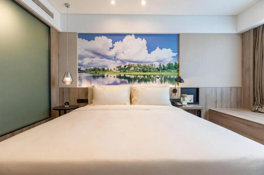 Bed in Atour Hotel Changsha Wuyi Square Wanbao Avenue