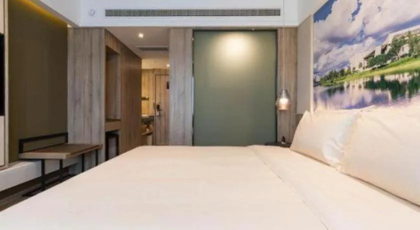 Bed in Atour Hotel Changsha Wuyi Square Wanbao Avenue