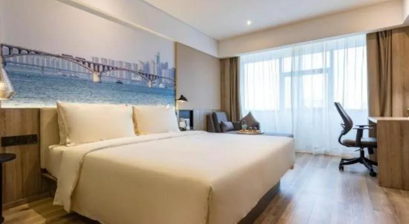 Bed in Atour Hotel Changsha Wuyi Square Wanbao Avenue