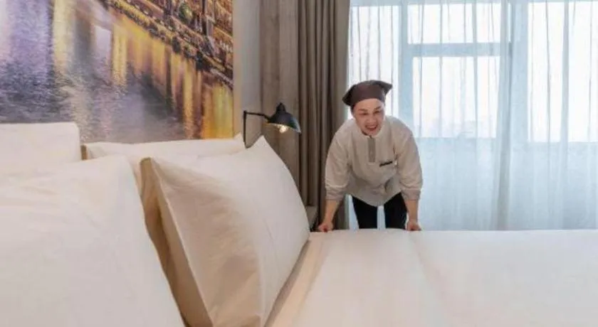 Bed in Atour Hotel Changsha Wuyi Square Wanbao Avenue