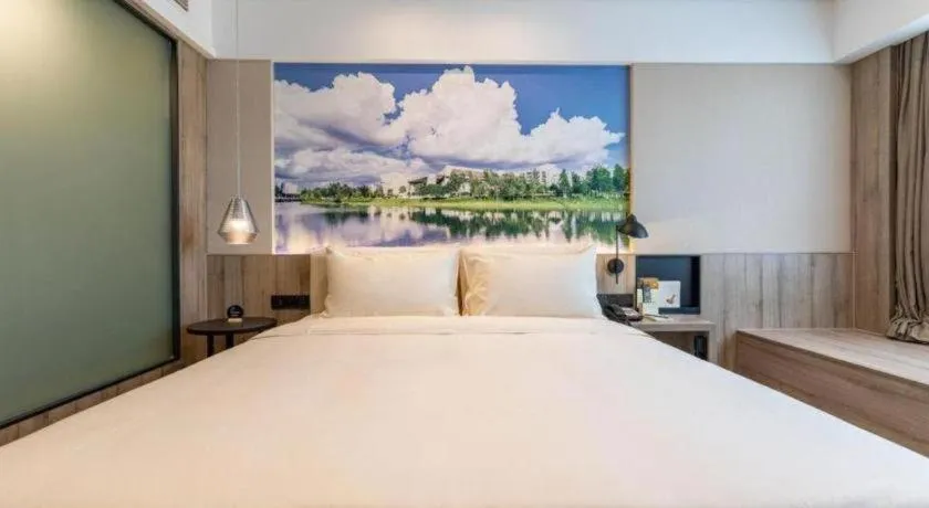 Bed in Atour Hotel Changsha Wuyi Square Wanbao Avenue
