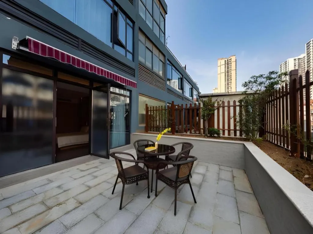 Atour Hotel Huainan Railway Station Commercial and Cultural Square