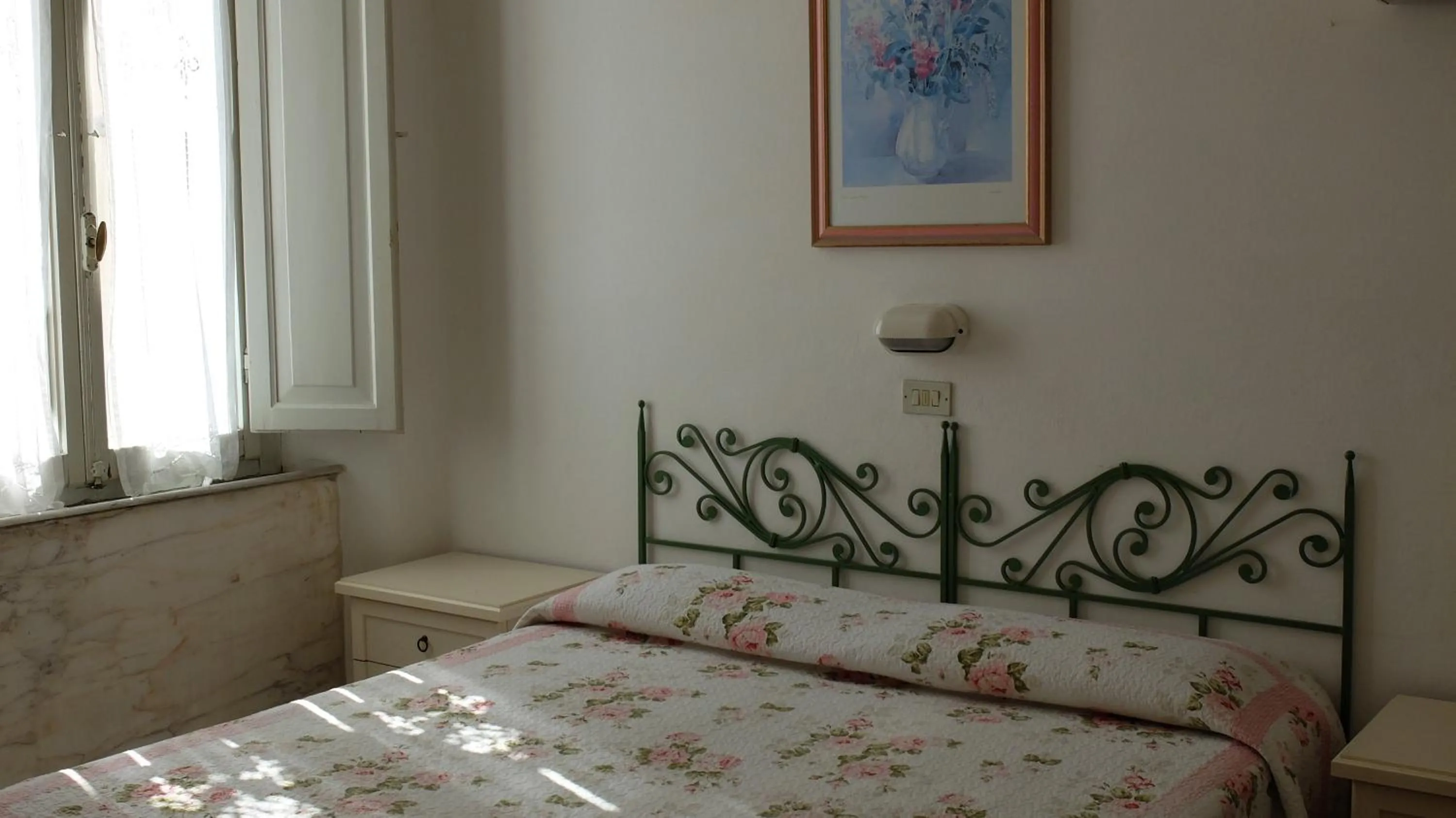 Bed in Villa la Fonte