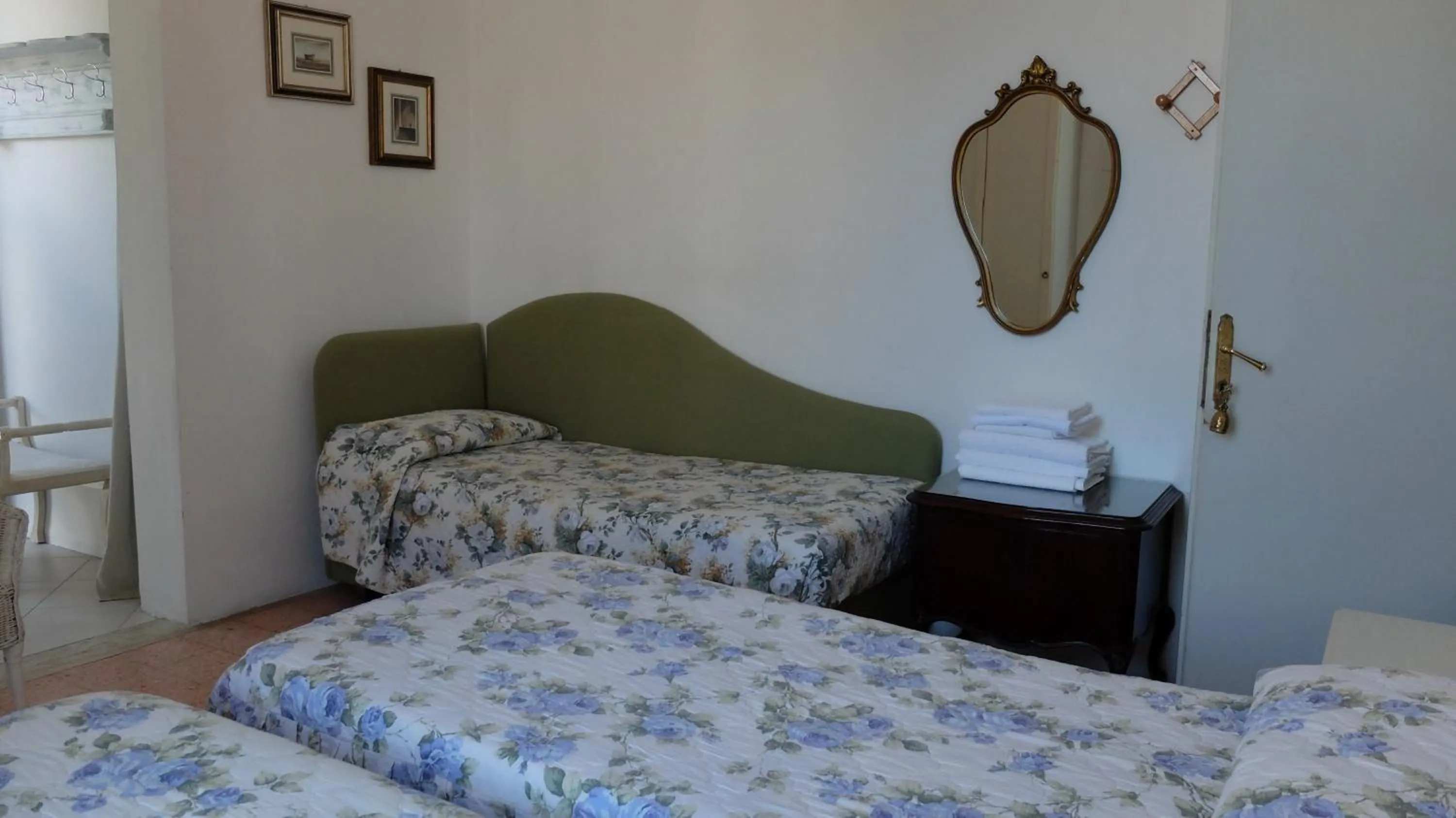 Bed in Villa la Fonte
