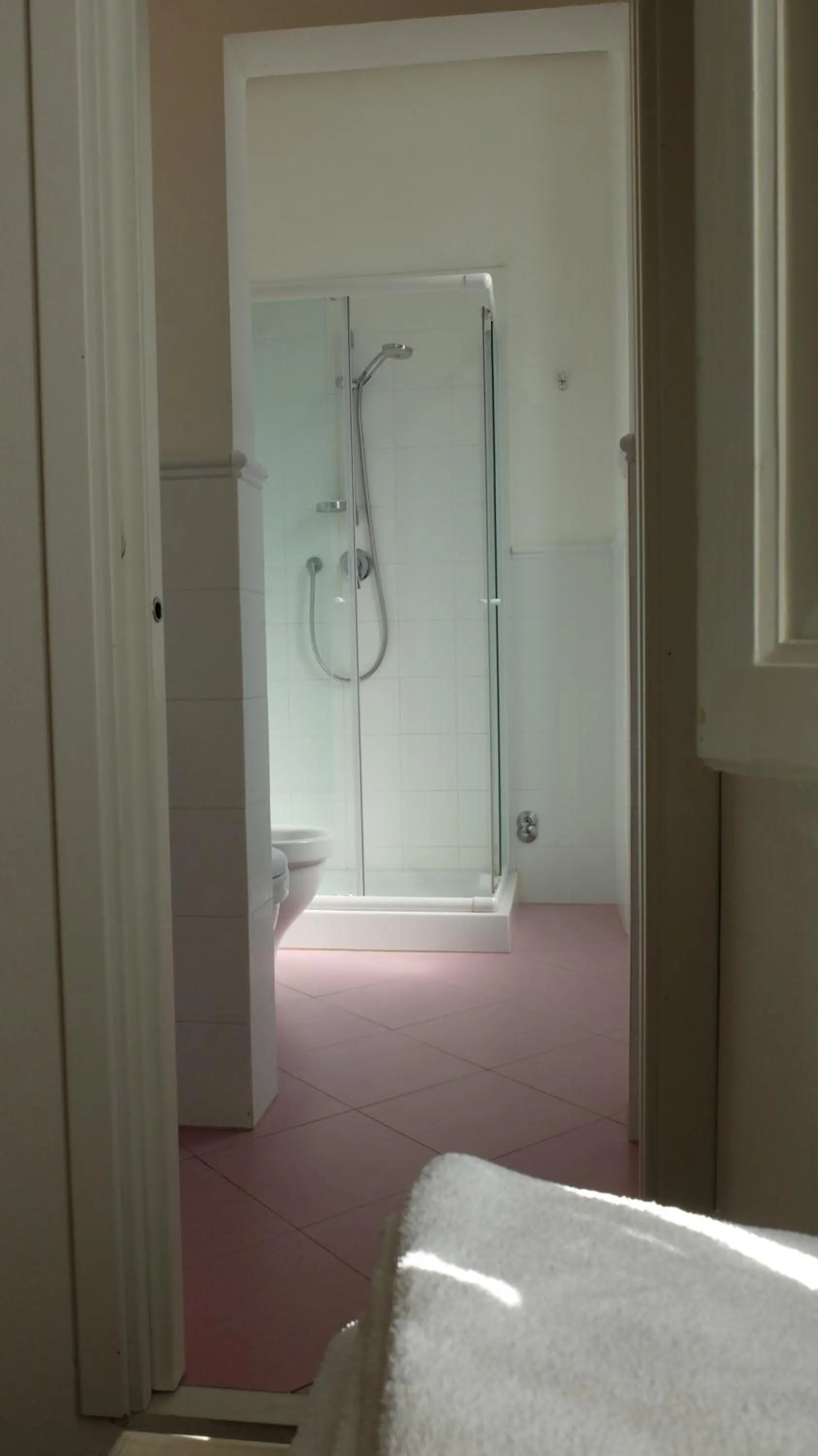Bathroom, Bed in Villa la Fonte