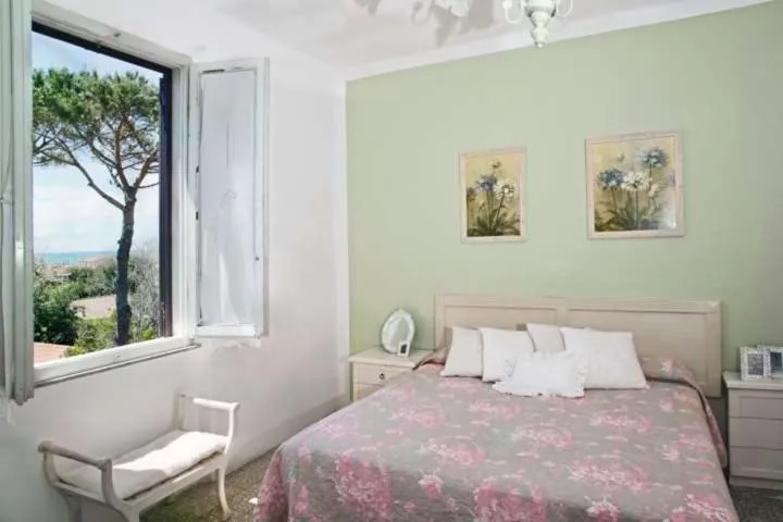 Bed in Villa la Fonte