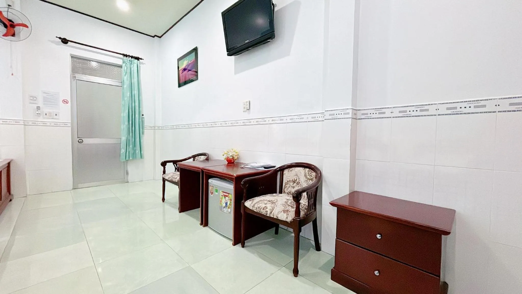 Seating area in Quoc Dinh Guest House