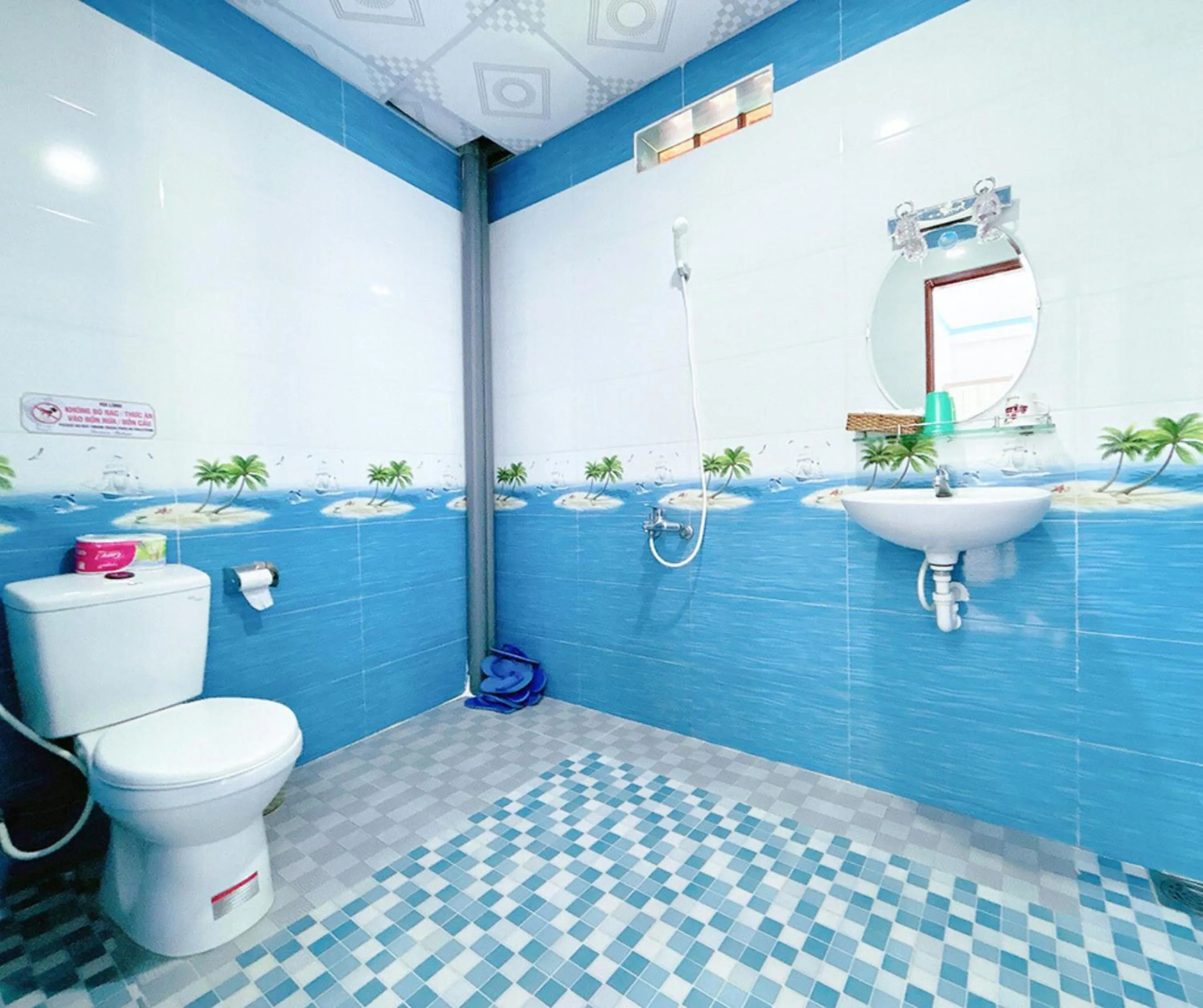 Shower in Quoc Dinh Guest House