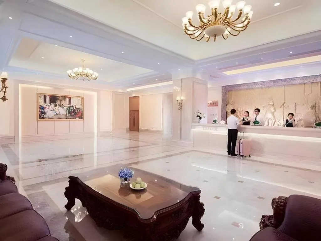 Vienna Hotel Zhengzhou East High-Speed Railway Station