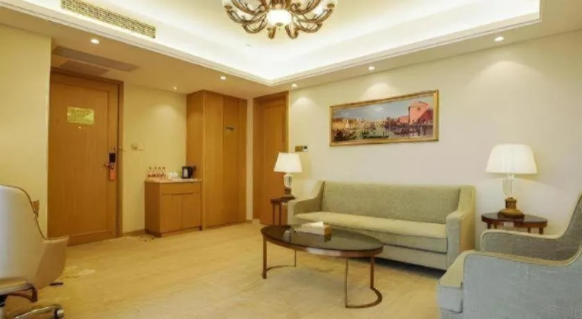 Vienna Hotel Zhengzhou East High-Speed Railway Station