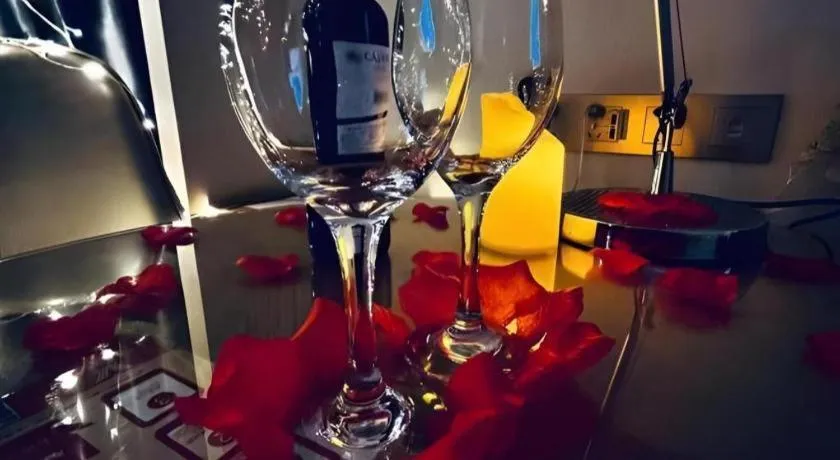 Vienna Hotel Zhengzhou East High-Speed Railway Station