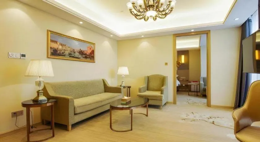 Vienna Hotel Zhengzhou East High-Speed Railway Station