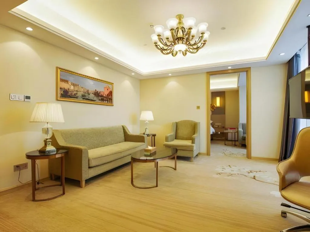 Vienna Hotel Zhengzhou East High-Speed Railway Station