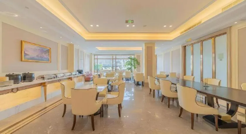 Vienna Hotel Chongqing West Station Square