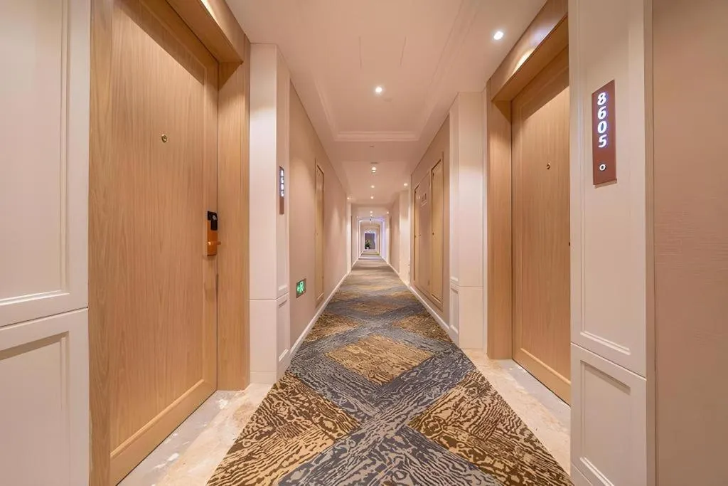 Vienna Hotel Chongqing West Station Square