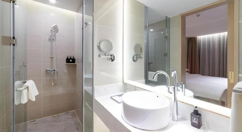 Vienna Hotel Chongqing West Station Square