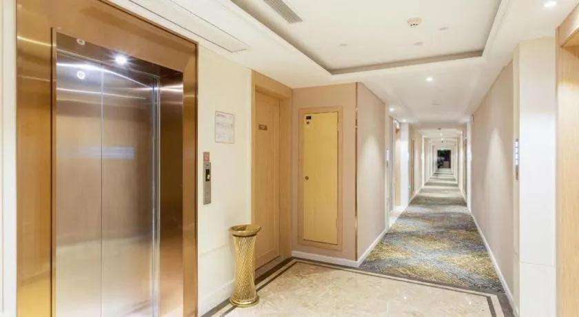 Vienna Hotel Chongqing West Station Square