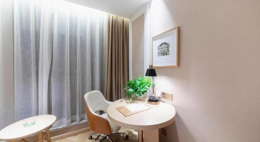 Vienna Hotel Chongqing West Station Square