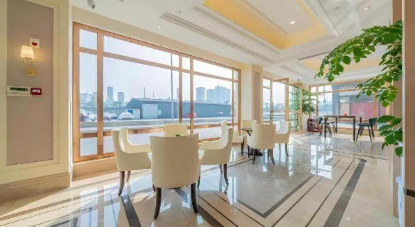 Vienna Hotel Chongqing West Station Square