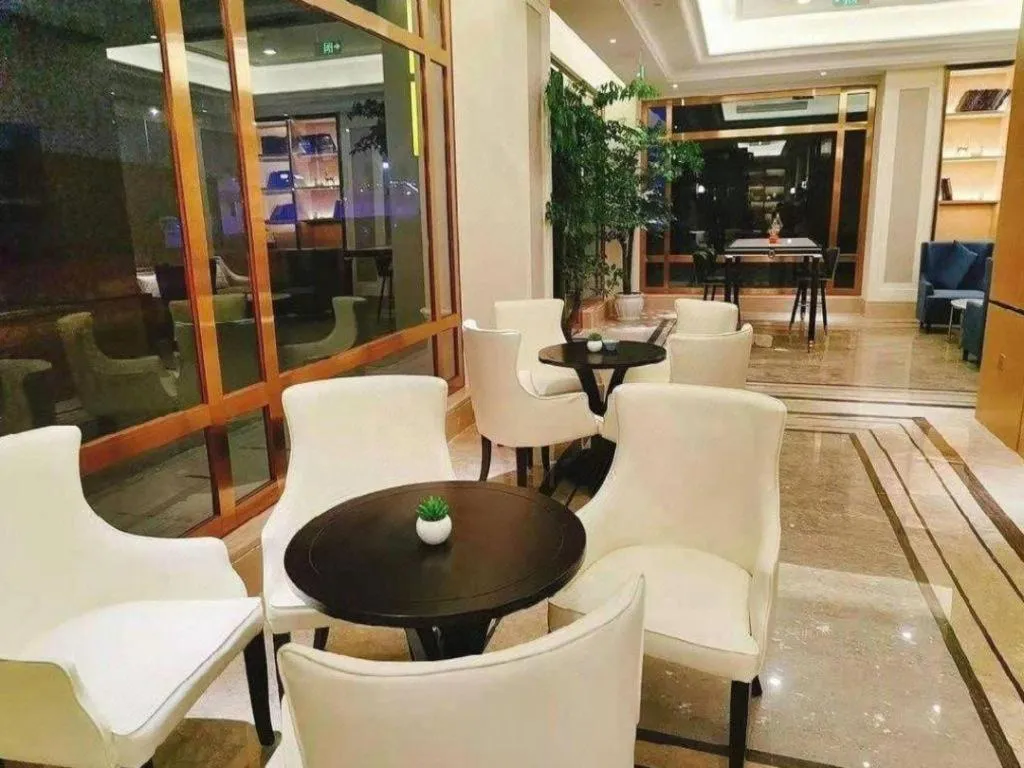 Vienna Hotel Chongqing West Station Square