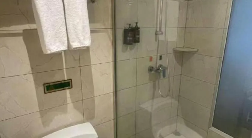 Vienna Hotel Jinjiang Bus Passenger Station