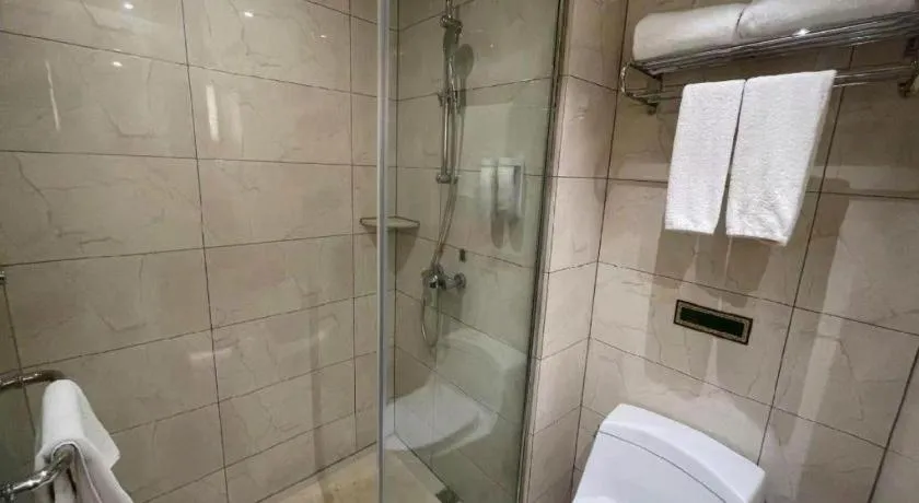 Vienna Hotel Jinjiang Bus Passenger Station