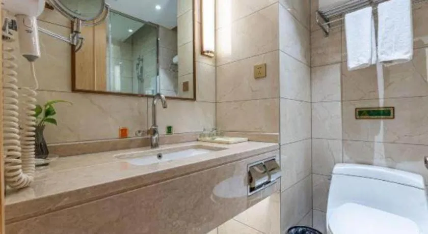 Vienna Hotel Jinjiang Bus Passenger Station