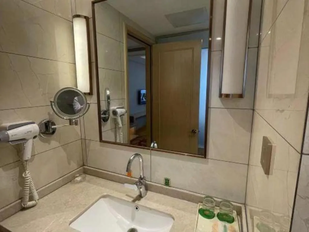 Vienna Hotel Jinjiang Bus Passenger Station