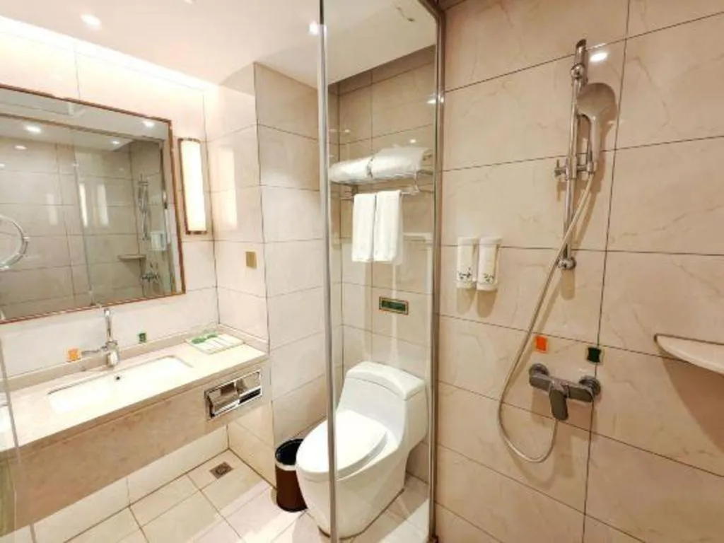 Vienna Hotel Jinjiang Bus Passenger Station