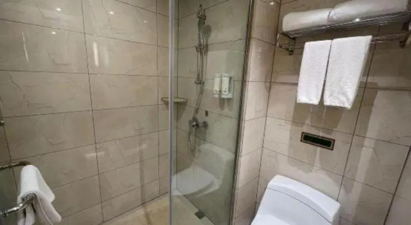 Vienna Hotel Jinjiang Bus Passenger Station