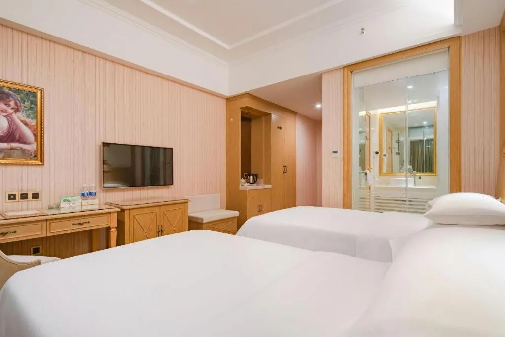 Bed in Vienna Hotel Chengdu North Railway Station North Square Wukuaishi Metro Station