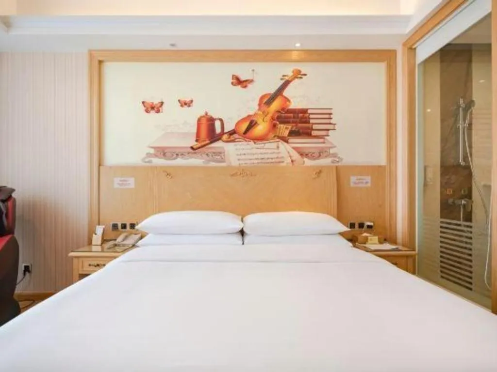 Bed in Vienna Hotel Chengdu North Railway Station North Square Wukuaishi Metro Station